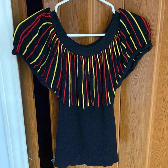 Vintage alLadies top in black with yellow/red stripes. Ribbed for snug fit. - Picture 3 of 4